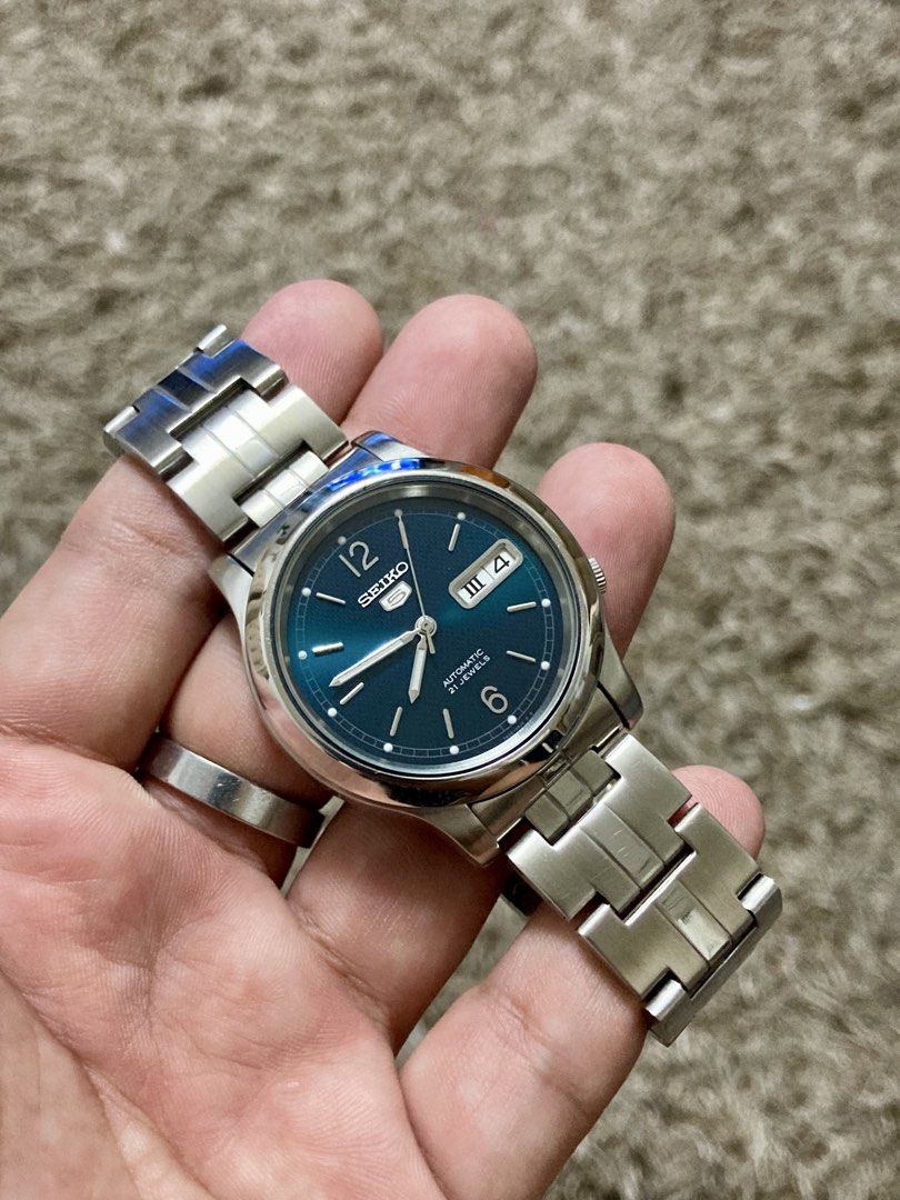 Seiko Textured Green “SNK801” (Category: Luxury Watches) located in San Fernando. Submitted by klaydosias (Listing ID 1469314570, Image 3). Description: Seiko Textured Green “SNK801” All Original Textured Green Dial Automatic Movement Caliber 7s26 38mm Case Diameter Stainless Steel See Through Case Back Inclusion: Seiko Box ₱5,000🏷️ Pm for more details:.
