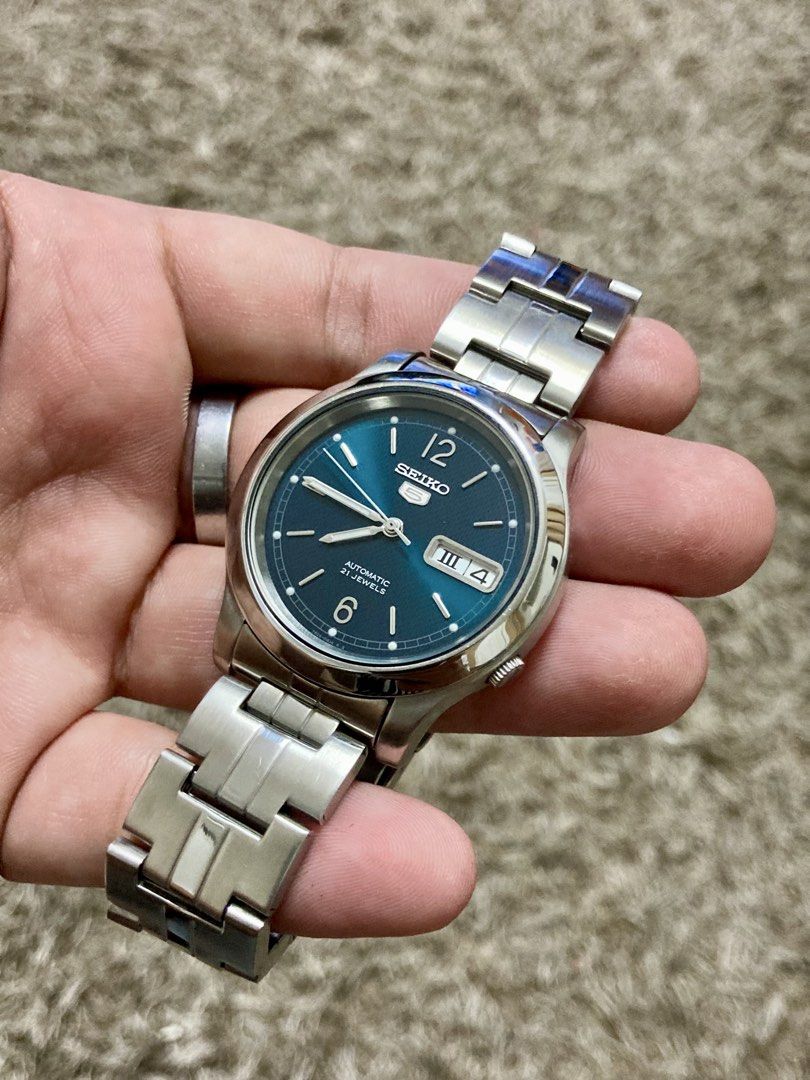 Seiko Textured Green “SNK801” (Category: Luxury Watches) located in San Fernando. Submitted by klaydosias (Listing ID 1469314570, Image 1). Description: Seiko Textured Green “SNK801” All Original Textured Green Dial Automatic Movement Caliber 7s26 38mm Case Diameter Stainless Steel See Through Case Back Inclusion: Seiko Box ₱5,000🏷️ Pm for more details:.