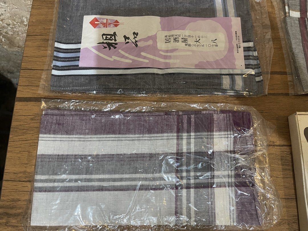set 4 hanky (Category: Handkerchief & Pocket Squares) located in San Fernando. Submitted by dntjapansurpluselyu (Listing ID 1469286878, Image 3). Description: .