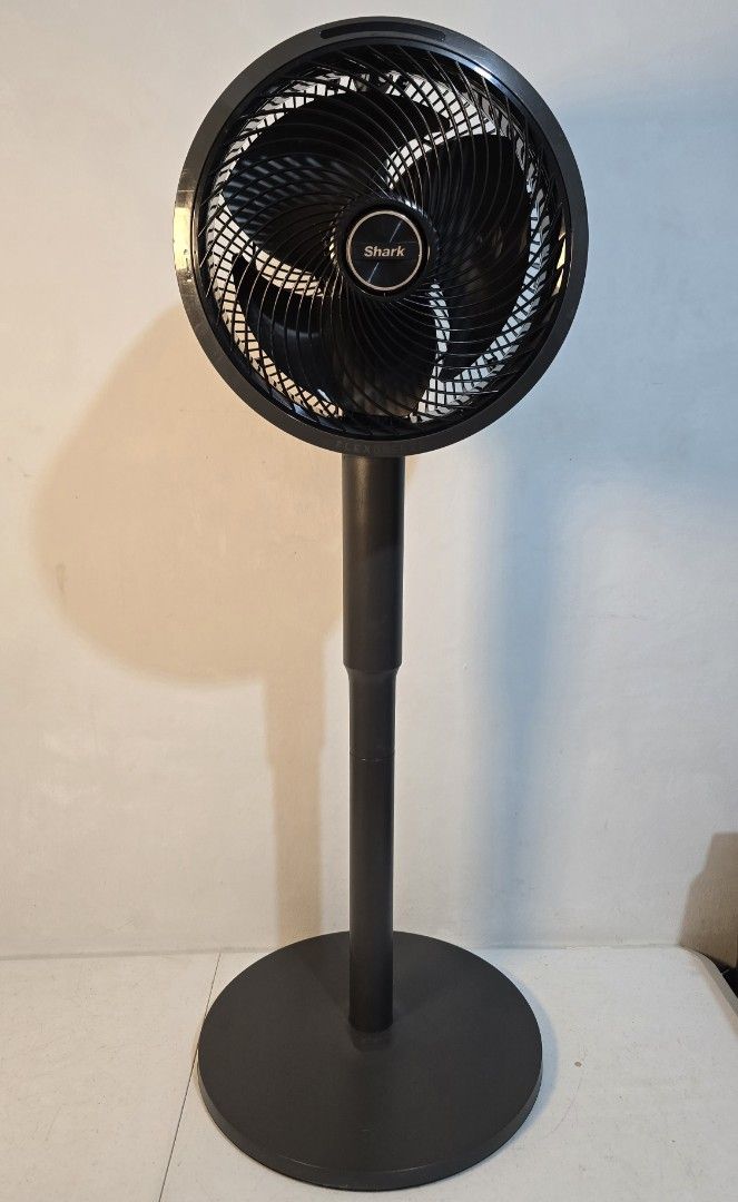 Shark Flex Breeze Fan (Category: Fans) located in Rizal. Submitted by potato_corner (Listing ID 1469260993, Image 2). Description: Shark Flex Breeze Fan Australian mall pull out Used as demo unit 220V Missing remote No issue All function working 6.5k.