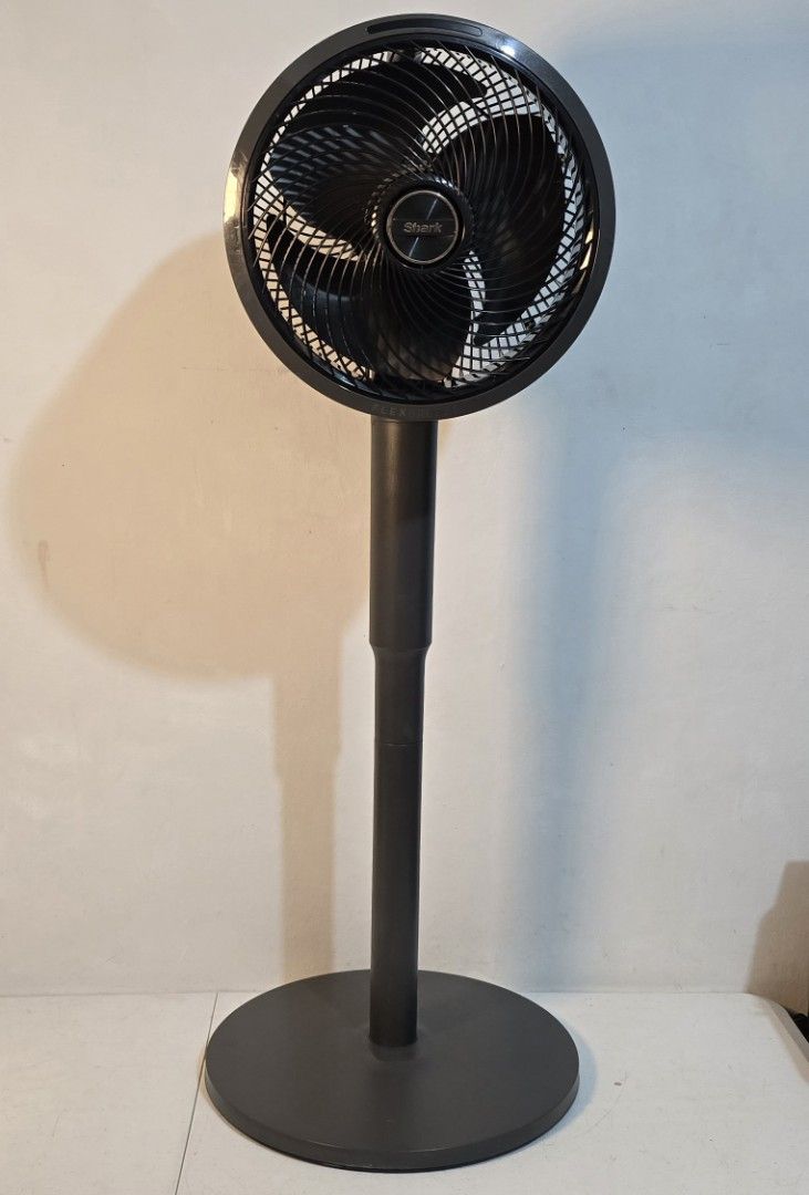 Shark Flex Breeze Fan (Category: Fans) located in Rizal. Submitted by potato_corner (Listing ID 1469260993, Image 3). Description: Shark Flex Breeze Fan Australian mall pull out Used as demo unit 220V Missing remote No issue All function working 6.5k.