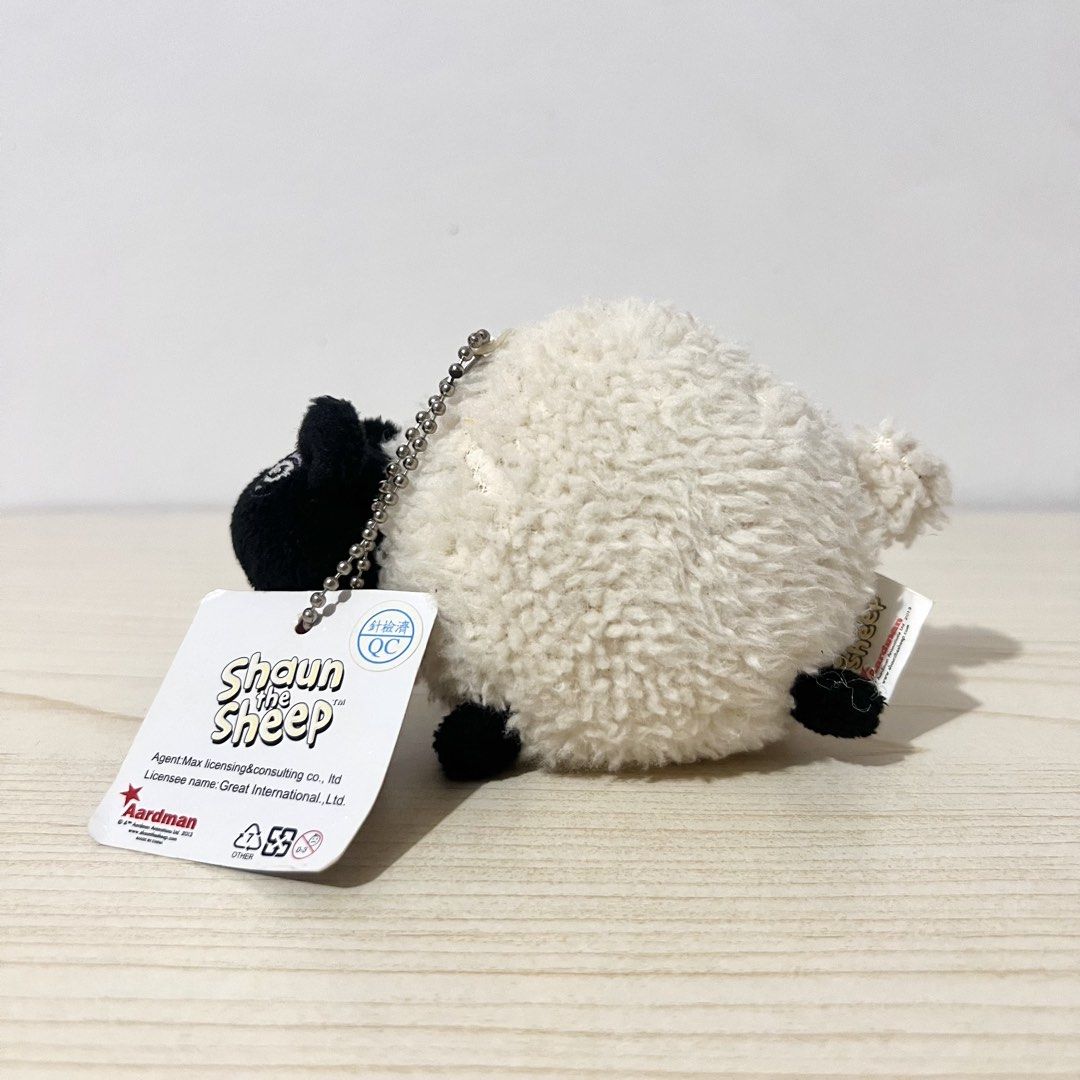 Shaun the Sheep w/ Apple Plush Charm 10x7cm - Php 175 (Category: Character Goods) located in Davao. Submitted by pandorastoybox (Listing ID 1469293097, Image 2). Description: Shaun the Sheep w/ Apple Plush Charm 10x7cm - Php 175.