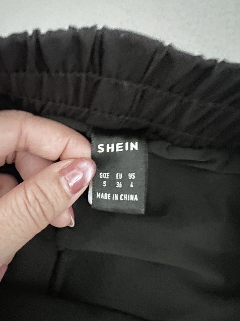 SHEIN black workout shorts 🖤 | S (Category: Shorts) located in Taguig. Submitted by whatsmineisyours_ (Listing ID 1469247212, Image 2). Description: 🖤 gym-staple * ˚ ✦ ♡ 2+ items = bundle perks ♡ keep finding your way back for girlie rewards 🎀 * ˚ ✦ 📍 Taguig 💳 Payment first policy MOP: gcash/maya/bpi/unionbank 🙅🏻‍♀️ No returns/exchanges with love, now yours boo ♡ .