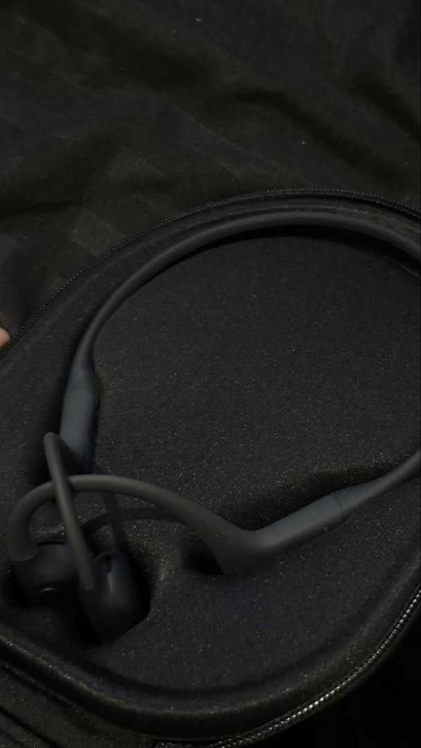 shokz openrun pro (Category: Headphones & Headsets) located in Manila. Submitted by erljsh (Listing ID 1469206478, Image 2). Description: .