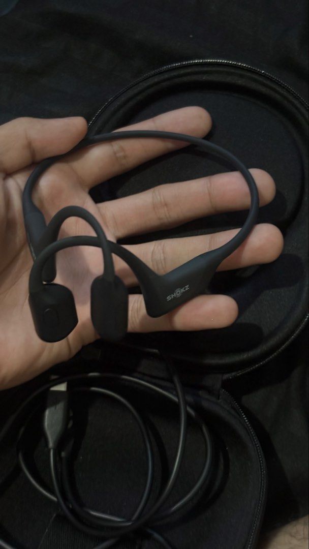 shokz openrun pro (Category: Headphones & Headsets) located in Manila. Submitted by erljsh (Listing ID 1469206478, Image 1). Description: .