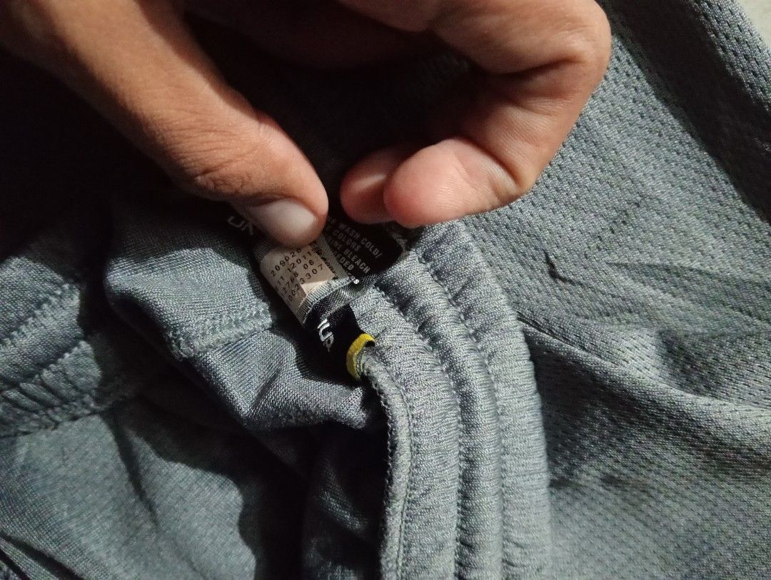 Short (Category: Shorts) located in Manila. Submitted by kevin_thrift1417 (Listing ID 1469301958, Image 2). Description: .
