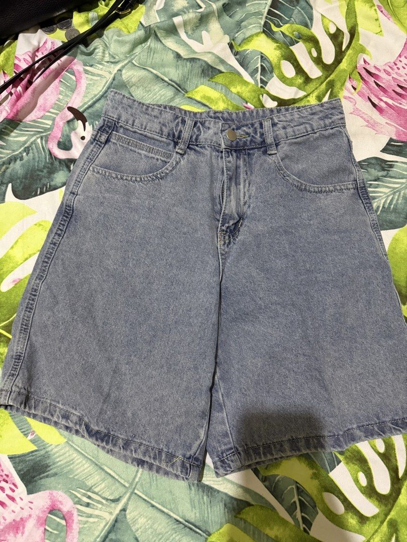 Shorts Bundle - Zara, Dazy (Category: Shorts) located in Borongan. Submitted by loupreloveddd (Listing ID 1469288976, Image 2). Description: - includes Zara Bermuda Shorts, Dazy Jorts, & Black Denim shorts - fixed bundle price bc individually priced as 350, 300 and 150 - 26-28” - used few times - all in good condition.