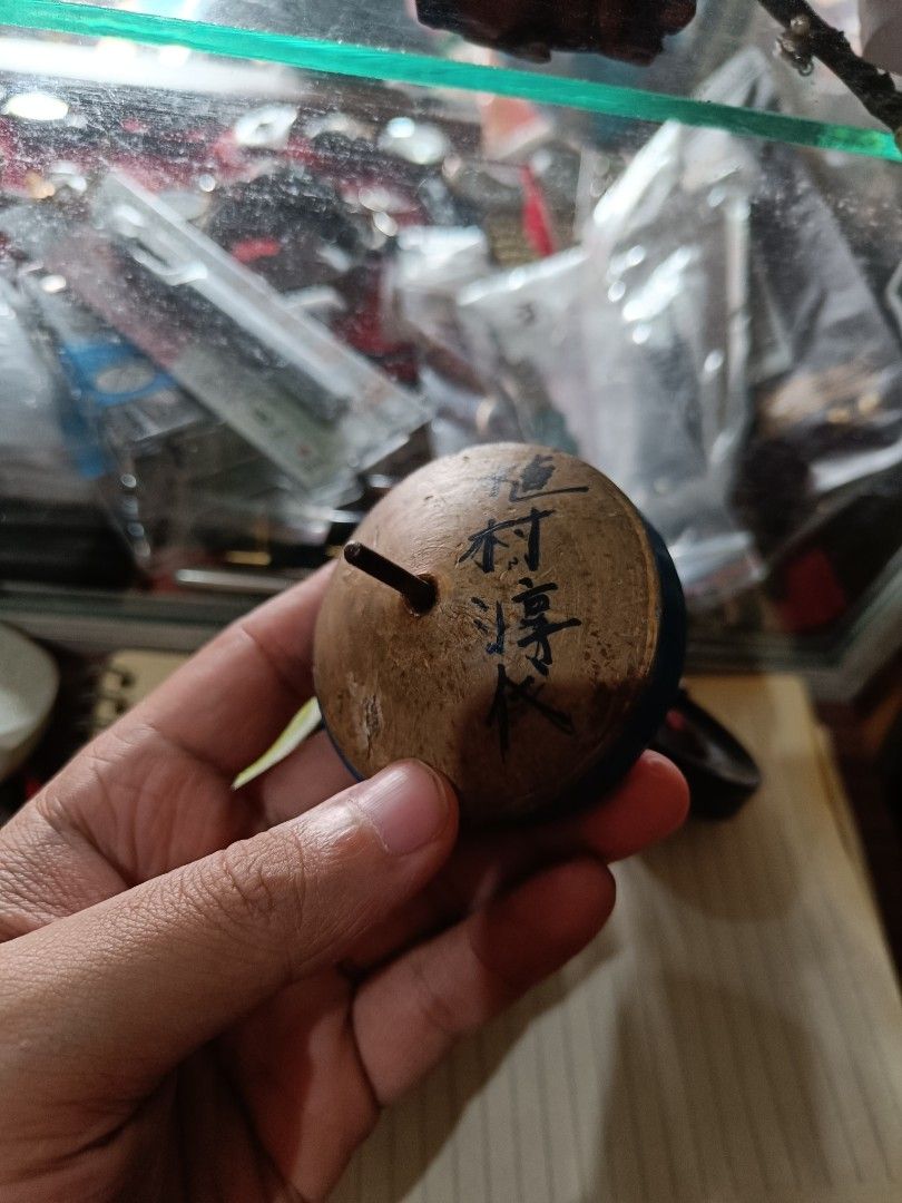 Showa Japanese spinning tops (Category: Vintage Collectibles) located in Taguig. Submitted by ashicollection (Listing ID 1469202111, Image 3). Description: Please read! For sure buyer only! NO COD/COP No reservation The items will be sold to the first payer w/o prior notice. Verbal reservations are not acceptable. Note: All items are vintage. Please manage your expectations accordingly. G cash payment. Shipping via Lalamove Metro Manila. For prov