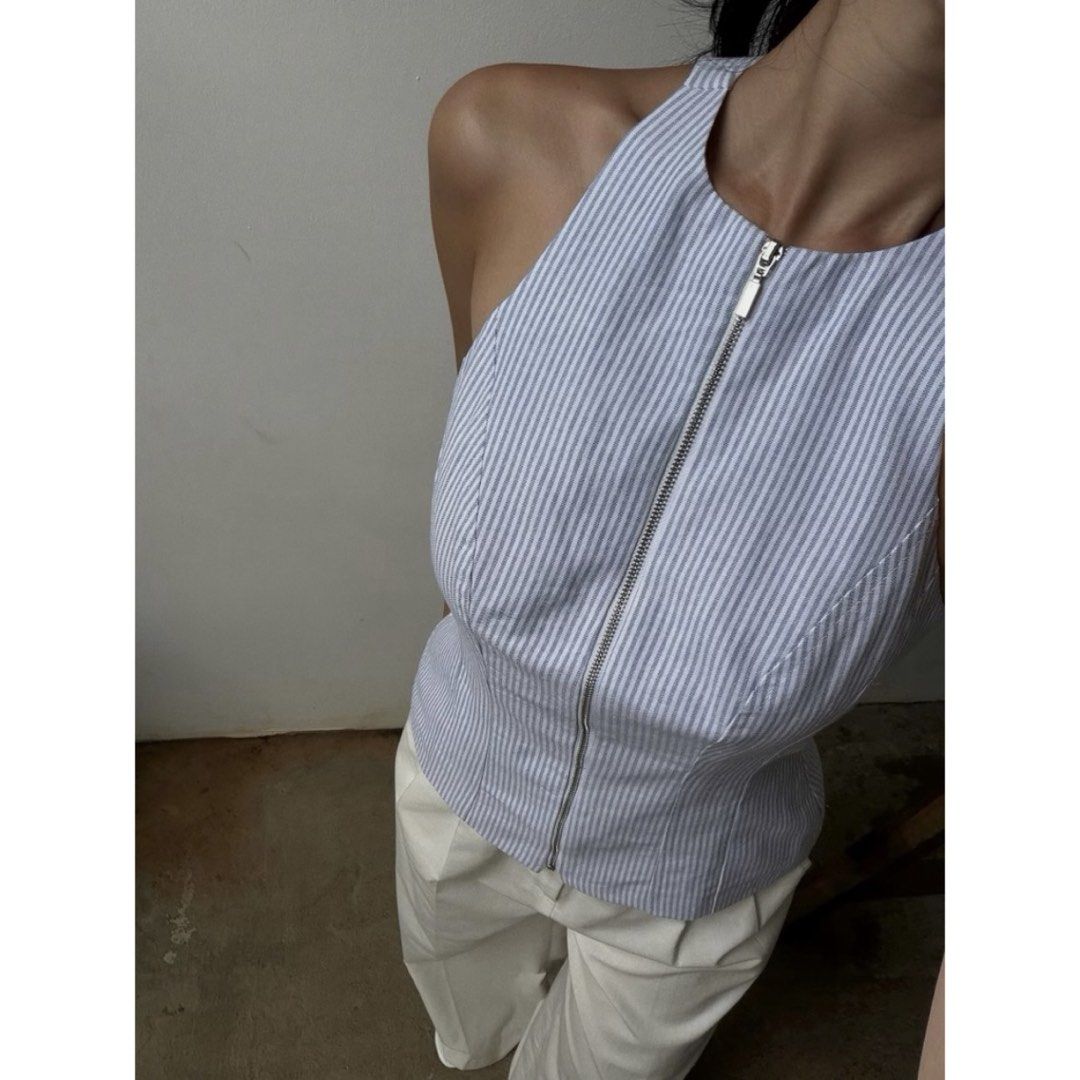 shu shi blue striped halter top (Category: Sleeveless) located in Antipolo. Submitted by dullfeirie (Listing ID 1469180955, Image 3). Description: .