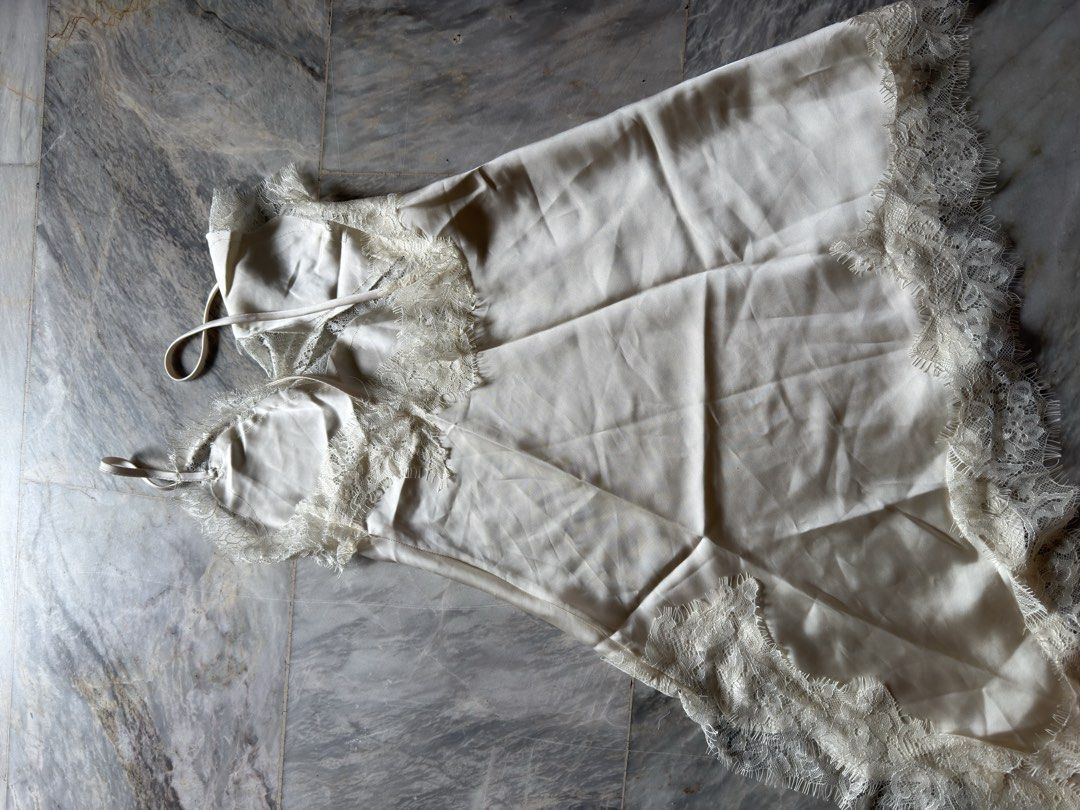 Silk Dress (Category: Dresses) located in Cainta. Submitted by veronicasdeclutter (Listing ID 1469174017, Image 3). Description: - never been used.