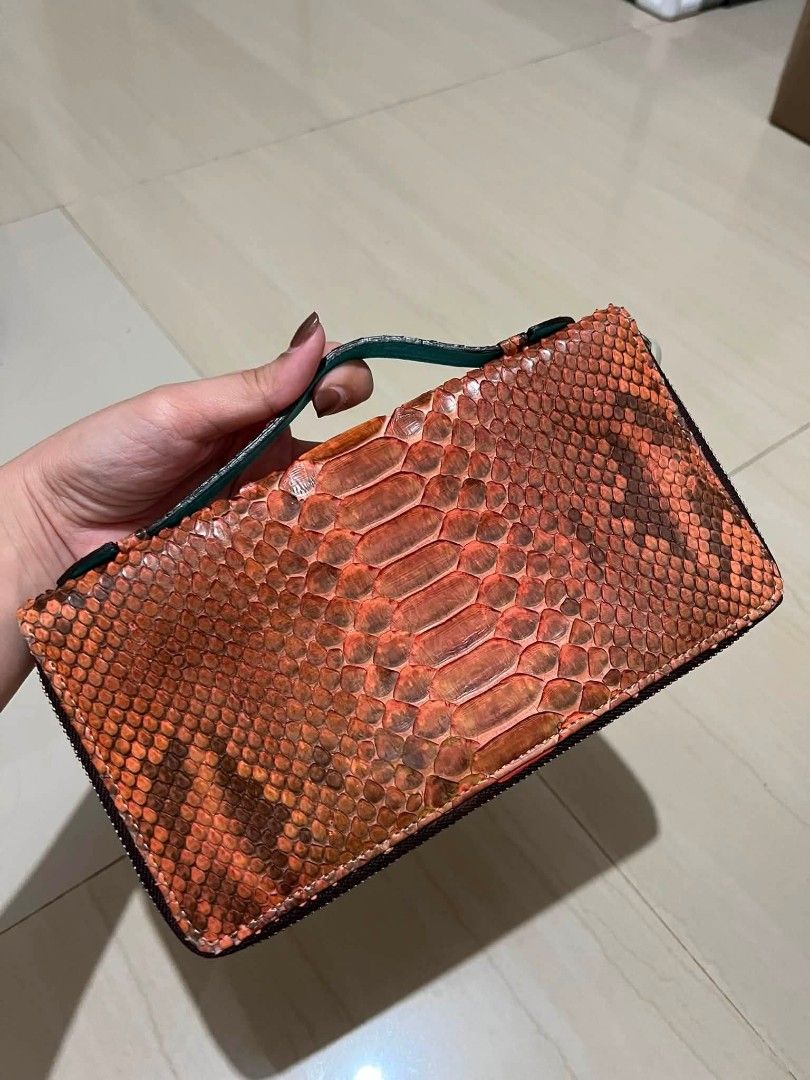 SILVANO BIAGINI / GENUINE PYTHON / MADE IN ITALY (Category: Luxury Bags & Wallets) located in Sorsogon. Submitted by ukay_finds9.9 (Listing ID 1469260709, Image 1). Description: open for counter offer.