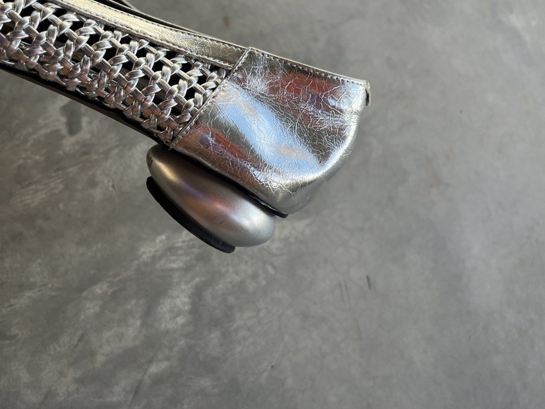 Silver Woven Pointed Toe Flats (Category: Flats & Sandals) located in Manila. Submitted by isabelm_ (Listing ID 1469164581, Image 3). Description: Silver Woven Flats 💫 personal fave but not my size💫 9/10 Condition Never used 23.5-24CM ₱800 + SF 🪞 Via Lalamove/J&T/LBC Makati area.