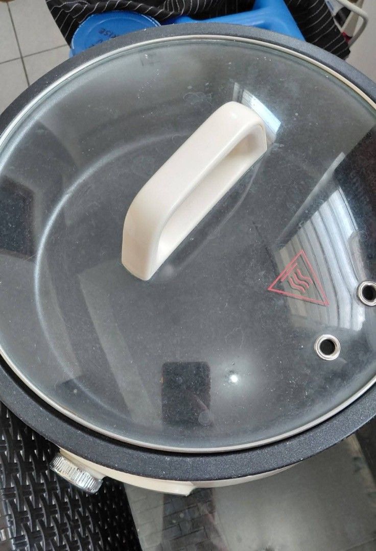 Simplus 4.2 Liter Multi Cooker (Category: Cookers) located in Caloocan City. Submitted by nicnicnic08 (Listing ID 1469292992, Image 2). Description: Simplus Cooker, PHP 750 only. Fully working, with minor scratches only. Buyer will pick up in Esteban Abada Loyola Heights. Original Price is 1400. .