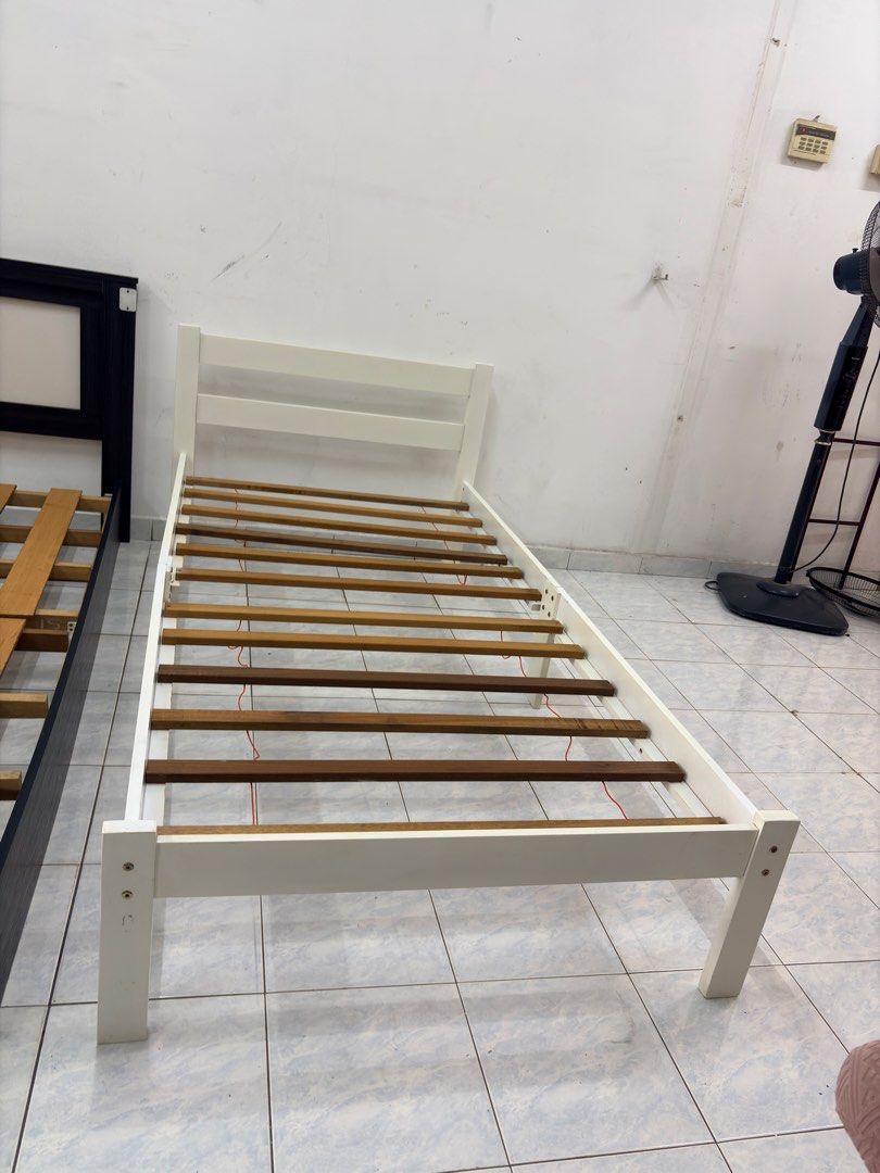 single bed (Category: Bed Frames & Mattresses) located in Kajang. Submitted by goodsdmy_secondhandshop (Listing ID 1469202686, Image 1). Description: secondhand. as is self pickup taman bukit mewah kajang / delivery lalamove .
