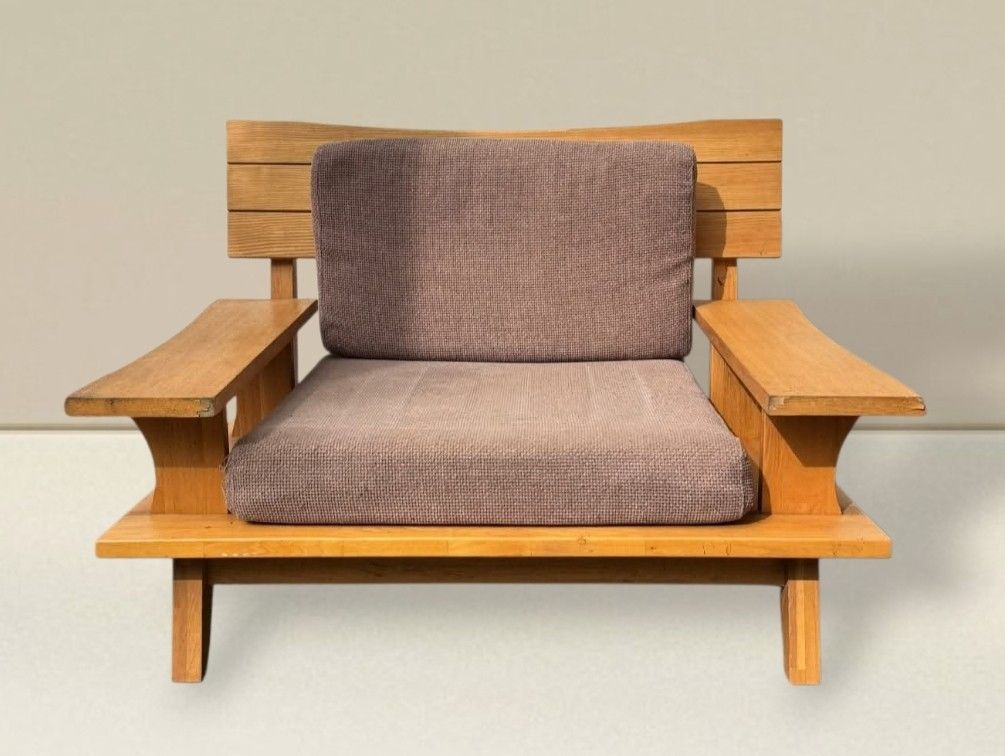 Single Seater Armchair (Category: Chairs) located in Quezon City. Submitted by dannikkishoppe2 (Listing ID 1469239633, Image 1). Description: Single Seater Armchair‼️₱5500‼️ Comfy lounge chair Solid wooden frame and wide armrests Used but still in good condition Please manage your expectations as there might be minimal flaws. Color may vary due to lighting, it may appear darker or lighter in person. Check photos first before buying. Please refrai