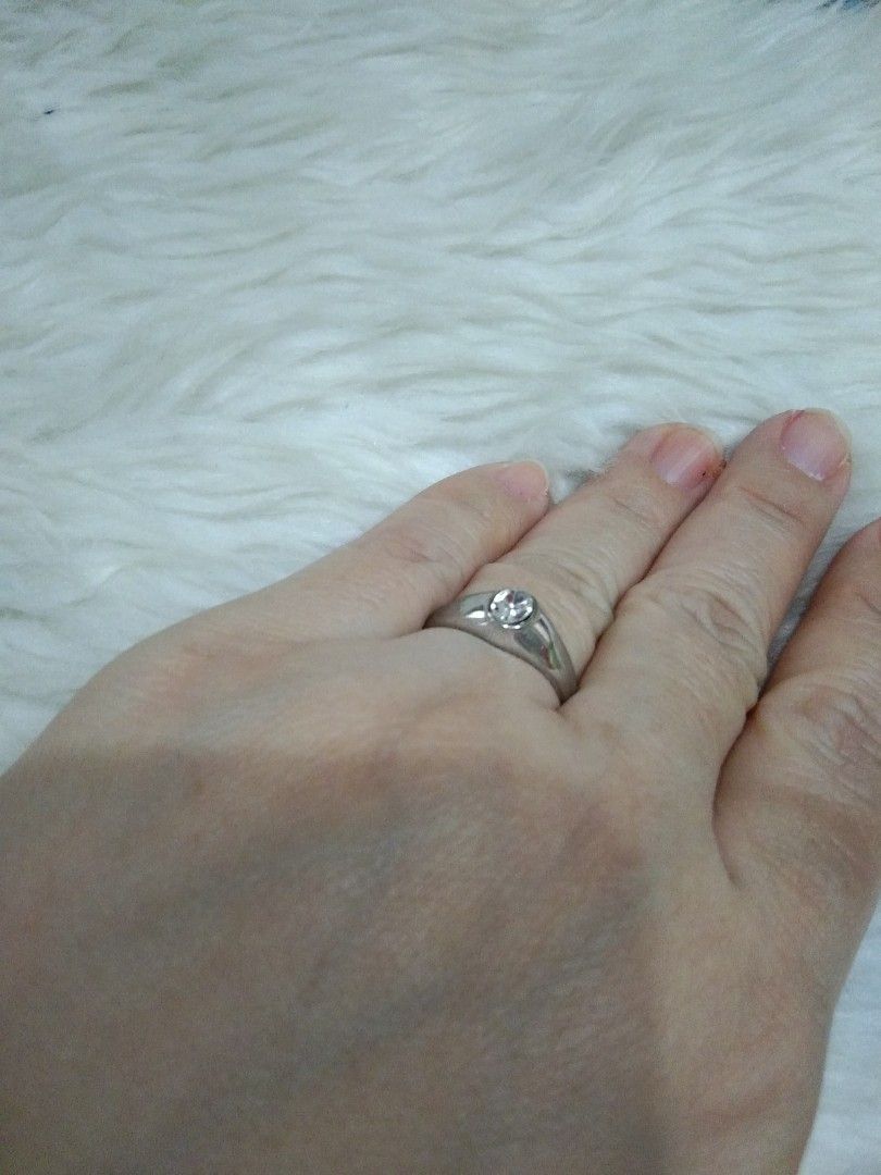 Size 8 stud ring (Category: Rings) located in Quezon City. Submitted by eidorableshop (Listing ID 1469392919, Image 2). Description: .