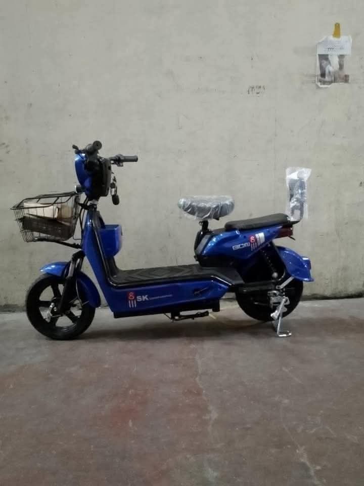 Sk gicin (Category: Bicycles) located in Manila. Submitted by saguittarian06 (Listing ID 1469334170, Image 1). Description: updated price Oct 2026 SK GICIN VERSION 2.0 E-BIKE W/ PEDAL ASSIST SPEEDOMETER & SIGNAL LIGHT- BEST SELLER 📌10k ✔️FREE SIDE MIRROR ✔️FREE ASSEMBLE & DEMO ✔️W/ CERTIFICATE OF OWNERSHIP Specifications: ▪️48v12ah original battery tianing ▪️350 Watts Brushless Hub Motor ▪️15-25Km Range ▪️35-45 Kph Speed ▪️14"x2.50" Tubeless Tir