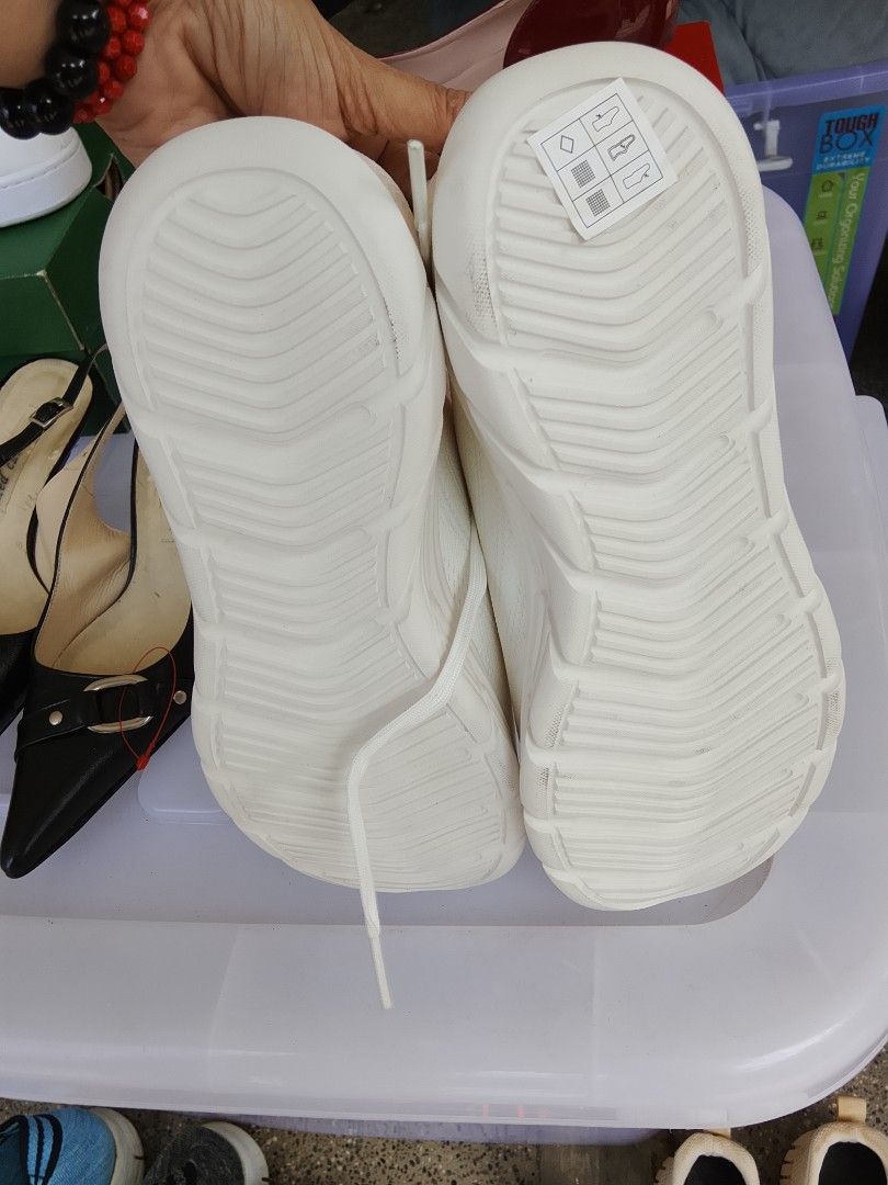Sketchers available.lacoste sold! (Category: Sneakers) located in Paranaque City. Submitted by paras0620 (Listing ID 1469183069, Image 3). Description: .Lacoste SOLD!!! Sketchers price 1800 No box plus sf.