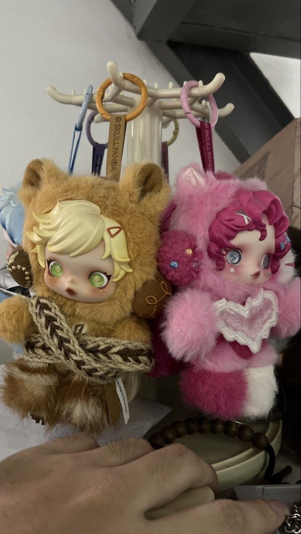 Skullpanda Pinky Pie and Apple Jack bundle (Category: Plushies & Soft Toys) located in Caloocan City. Submitted by wmxmff (Listing ID 1469364000, Image 1). Description: Apple Jack and Pinky Pie bundle displayed only no cards.
