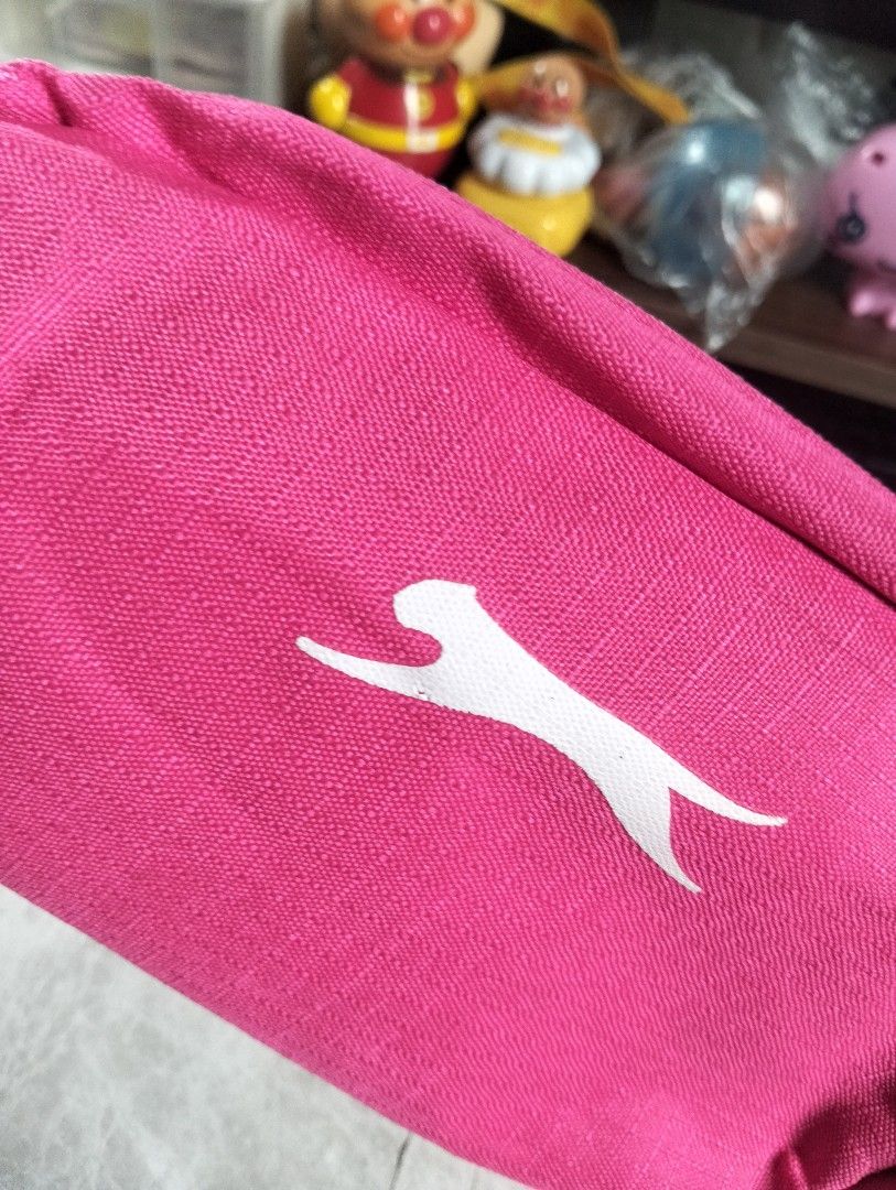 SLAZENGER ACCESSORY POUCH (Category: Looking For) located in Batangas. Submitted by amerie_store (Listing ID 1469390632, Image 3). Description: ◾WYSIWYG 🫟likenew condition 🔊Kindly visit & follow my FB page for more updated Toys,Aniks,etc...🤩 🌈👉AMERIE STORE👈🌈 📌Mine Now,Pay after invoice 📌No refund 📌MOP: Gcash 🚛 Shipping sched every Saturday only via Flash Express.