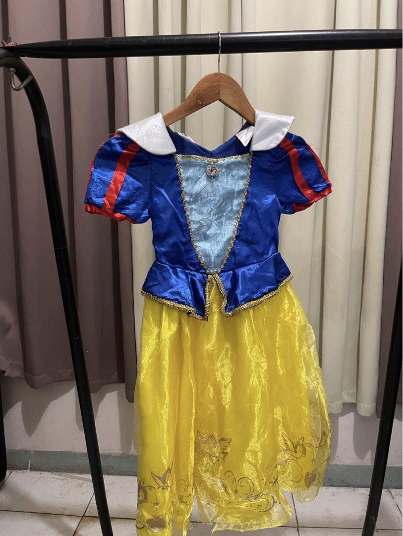 Snow White costume (Category: Babies & Kids Fashion) located in Manila. Submitted by mystic.kidsclothing (Listing ID 1469195795, Image 1). Description: .