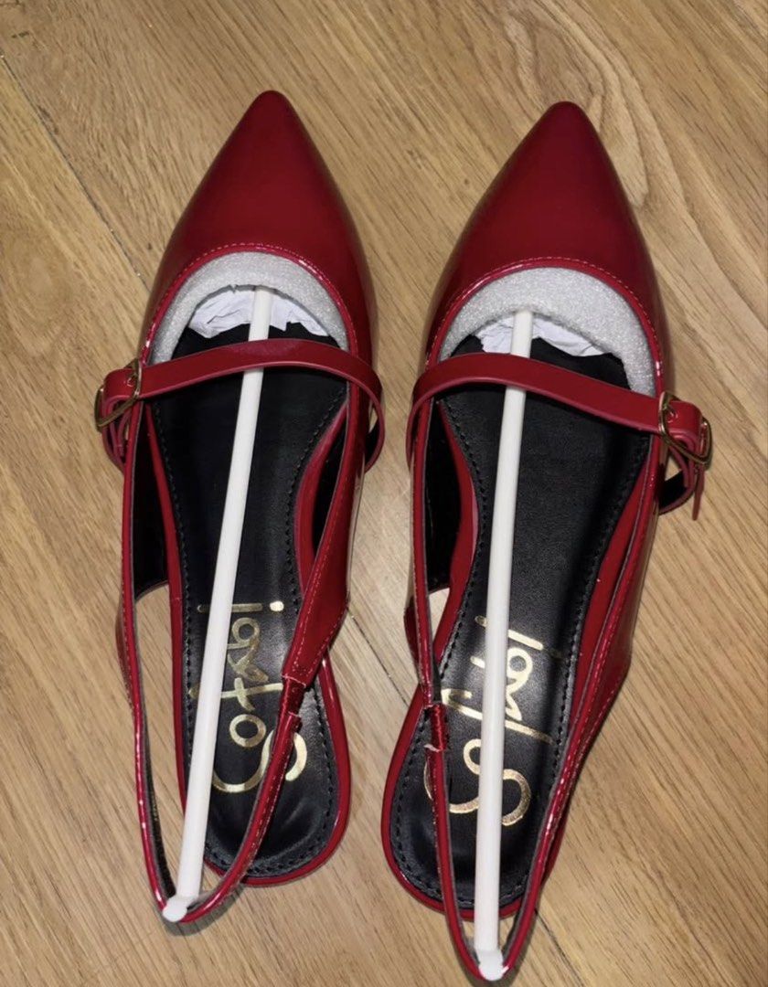 SoFab! Red Sandals Flats (Category: Flats & Sandals) located in Rizal. Submitted by turtle_ncd (Listing ID 1469278748, Image 1). Description: Size 37 Rfs: Too small.