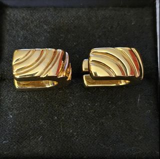 (Category: ) located in . Submitted by kathgoldvintagepreowned (Listing ID 1469199157, Image 1). Description: .