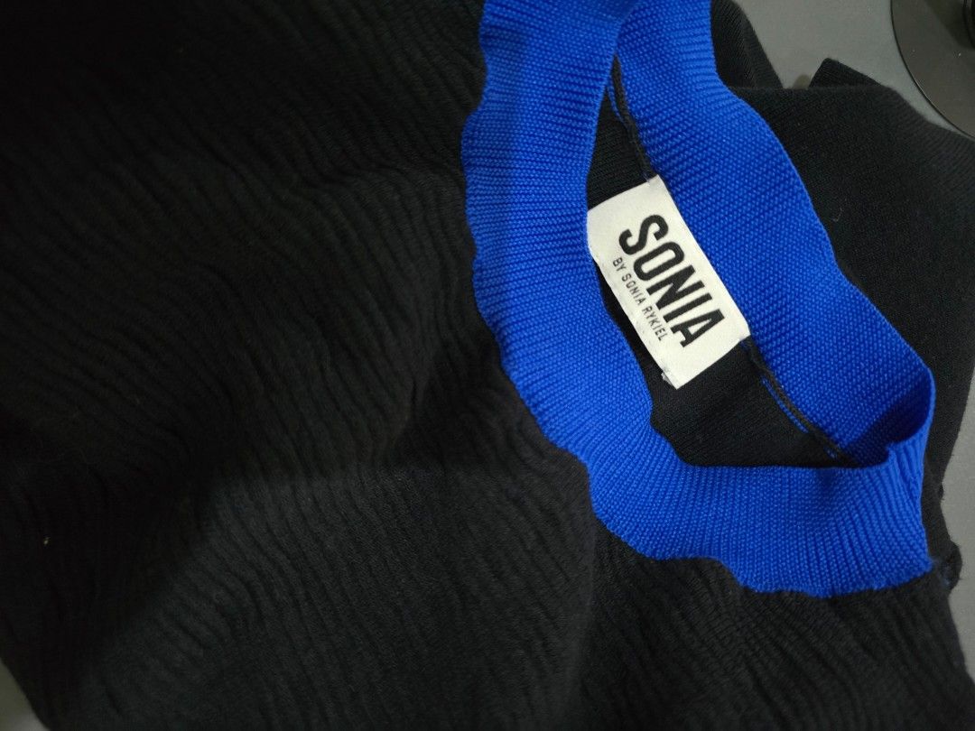 Sonia Rykiel knit long sleeves (Category: Longsleeves) located in Batangas. Submitted by thevanitychamber (Listing ID 1469186474, Image 2). Description: .