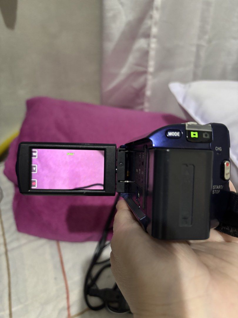 Sony handycam no issue (Category: Chargers) located in Manila. Submitted by vintageaccessories (Listing ID 1469267008, Image 3). Description: .