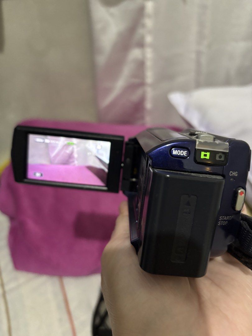 Sony handycam no issue (Category: Chargers) located in Manila. Submitted by vintageaccessories (Listing ID 1469267008, Image 2). Description: .