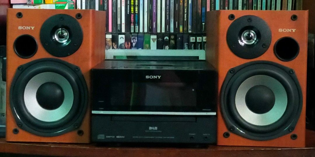 SONY Micro Component (Category: Portable Music Players) located in Manila. Submitted by elilee_80 (Listing ID 1469163571, Image 1). Description: FOR SALE SONY MicroHi-Fi Component System FEATURES: Digital Radio/ CDplayer/ Ipod+Iphone Dock 220Volts ISSUE: Minor HARDPRESS yung Volume - Imported from japan In Verygood Working Condition AS-IS! 4k php PAYMENT: Gcash/Cebuana SHIPPING: LBC/ J&T PICKUP: Lalamove/Grab/Mr.Speedy/Tok-Tok! MEETUP: SM angono.