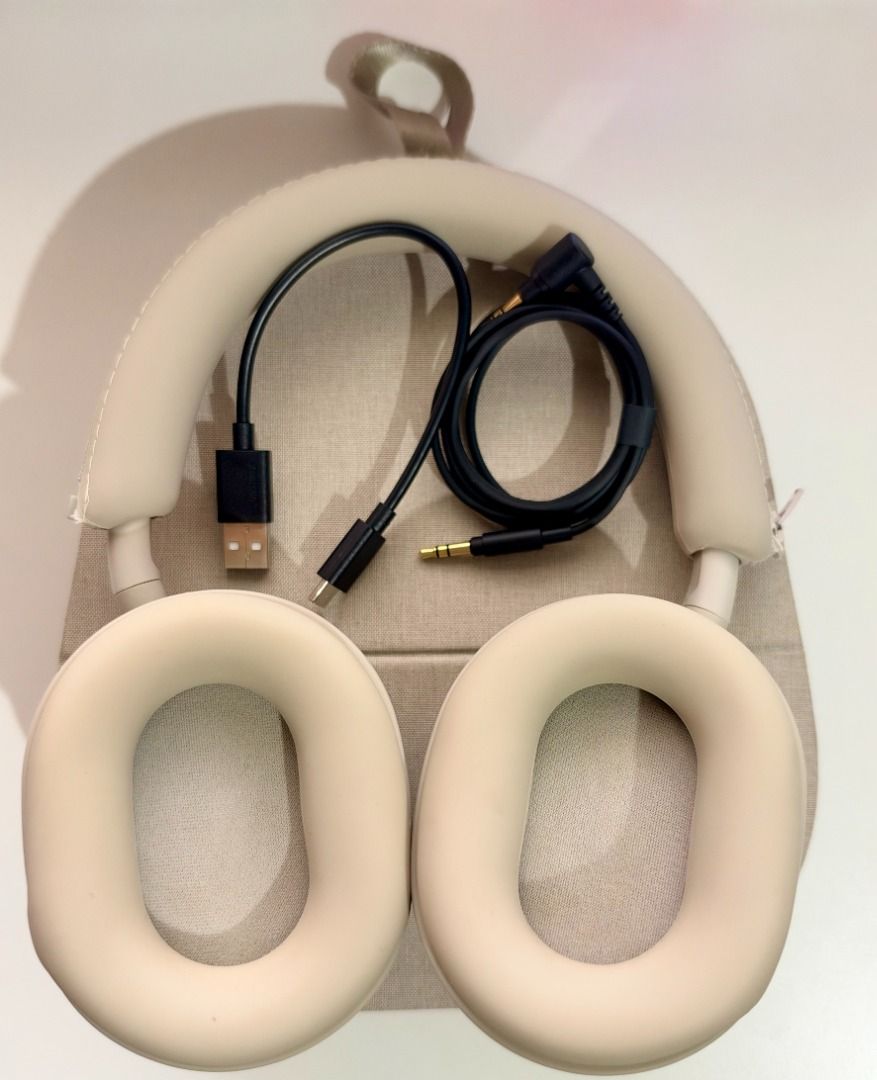 Sony xm5 (Category: Headphones & Headsets) located in Manila. Submitted by yourenotme (Listing ID 1469293632, Image 1). Description: No issues and good working condition RFS: Upgrade to xm6.