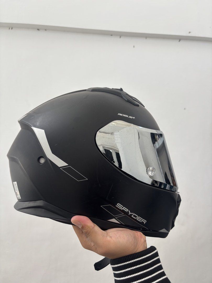 Spyder Full Face Helmet (Category: Helmets and other Riding Gears) located in Manila. Submitted by vanillatwilightt (Listing ID 1469187197, Image 2). Description: Negotiable - Barely Used RFS - Relocating (and sold Motorcycle) .