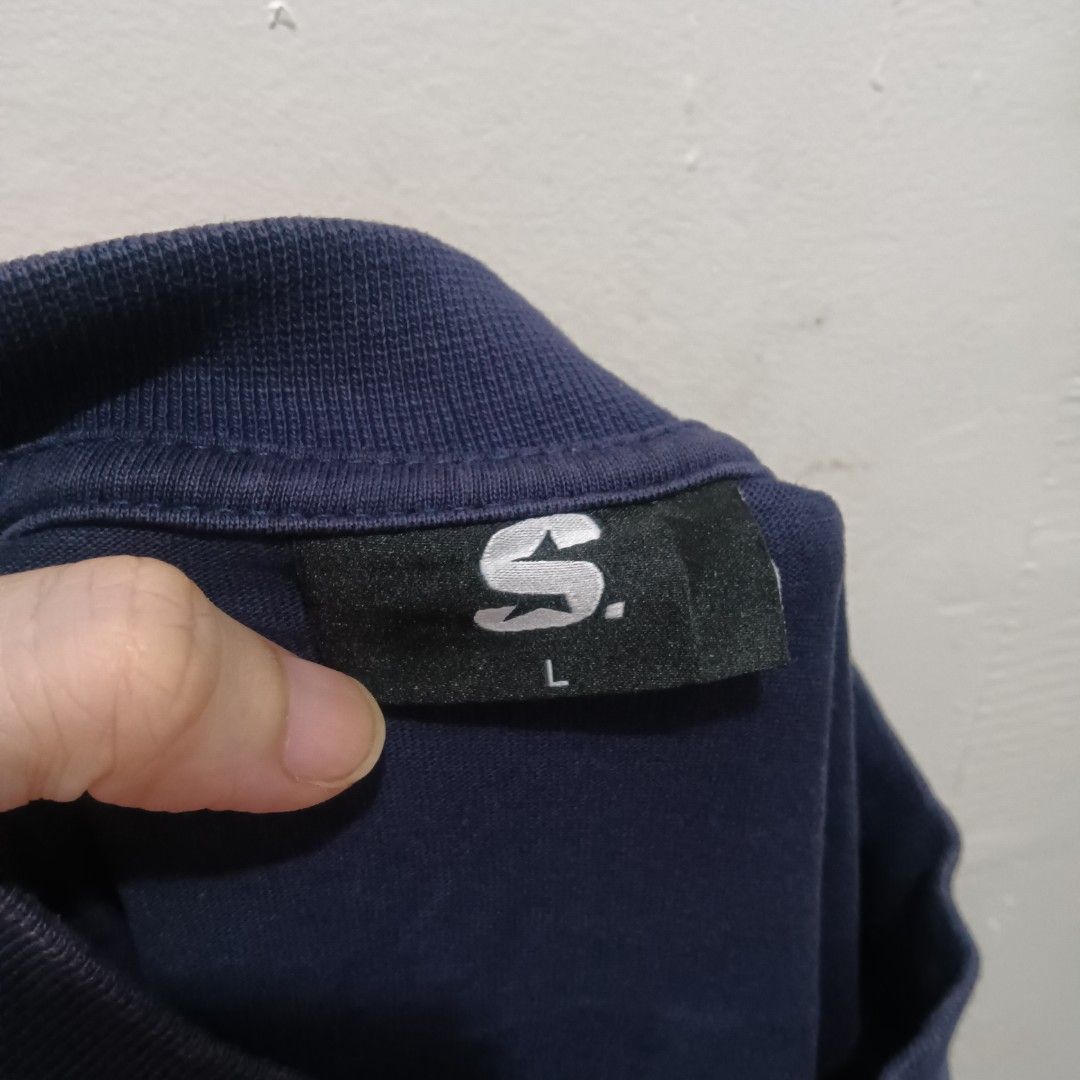STA GROUP Graphic Shirt (Category: Tshirts & Polo Shirts ) located in Caloocan City. Submitted by jaychingsss (Listing ID 1469340902, Image 3). Description: Sta. Group Graphic Shirt - 100 22x27 Color Rate: 9/10 Complete Tags NEED WASH.