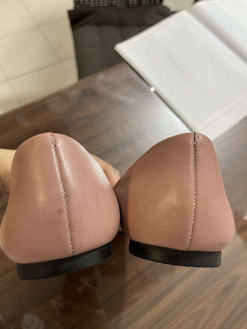Staccato shoes (Category: Flats & Sandals) located in Makati City. Submitted by frankiethefrenchieboss (Listing ID 1469236823, Image 2). Description: .