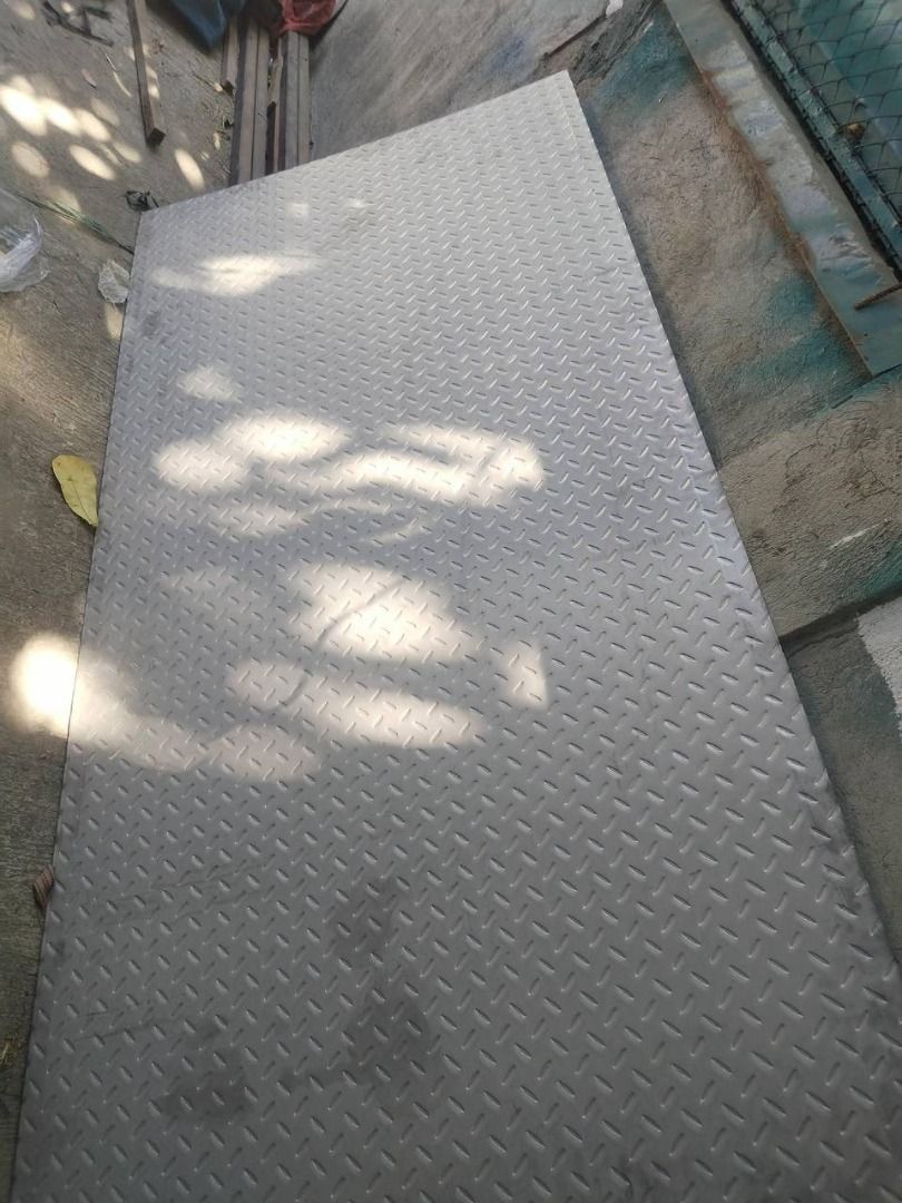 Stainless Checkered Plate Specs: 2B Finish, 4mm x 4ft x 8ft (Category: Home Improvement Tools & Accessories) located in Manila. Submitted by joeyroque09 (Listing ID 1469243896, Image 2). Description: Stainless Checkered Plate Specs: 2B Finish, 4mm x 4ft x 8ft .