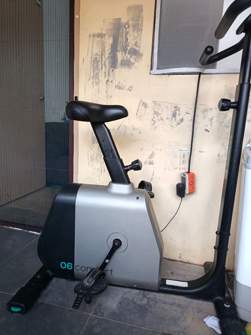 Stationary bike (Category: Other Sports Equipment and Supplies) located in Caloocan City. Submitted by peraparamabuhay (Listing ID 1469304058, Image 1). Description: .