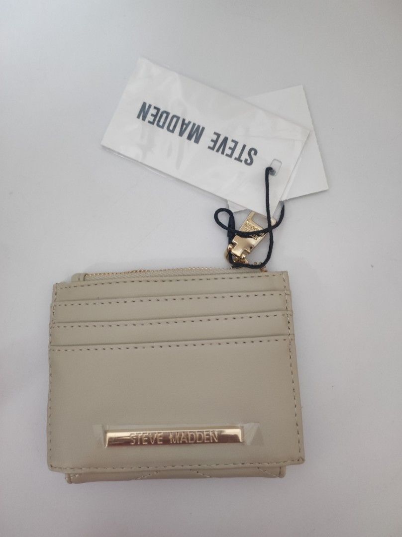 Steve Madden Bifold Wallet Oatmilk (Category: Wallets & Card holders) located in Bulacan. Submitted by finefindstuffbykdc_ (Listing ID 1469308290, Image 2). Description: Onhand Pinas.