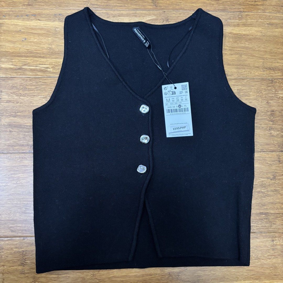 Stradivarius Black Vest (Category: Sleeveless) located in Manila. Submitted by floraltones (Listing ID 1469222223, Image 1). Description: STRADIVARIUS Black V-neck Vest • Bnew & never worn • Super comfy & stylish! • Also comes in denim blue :).