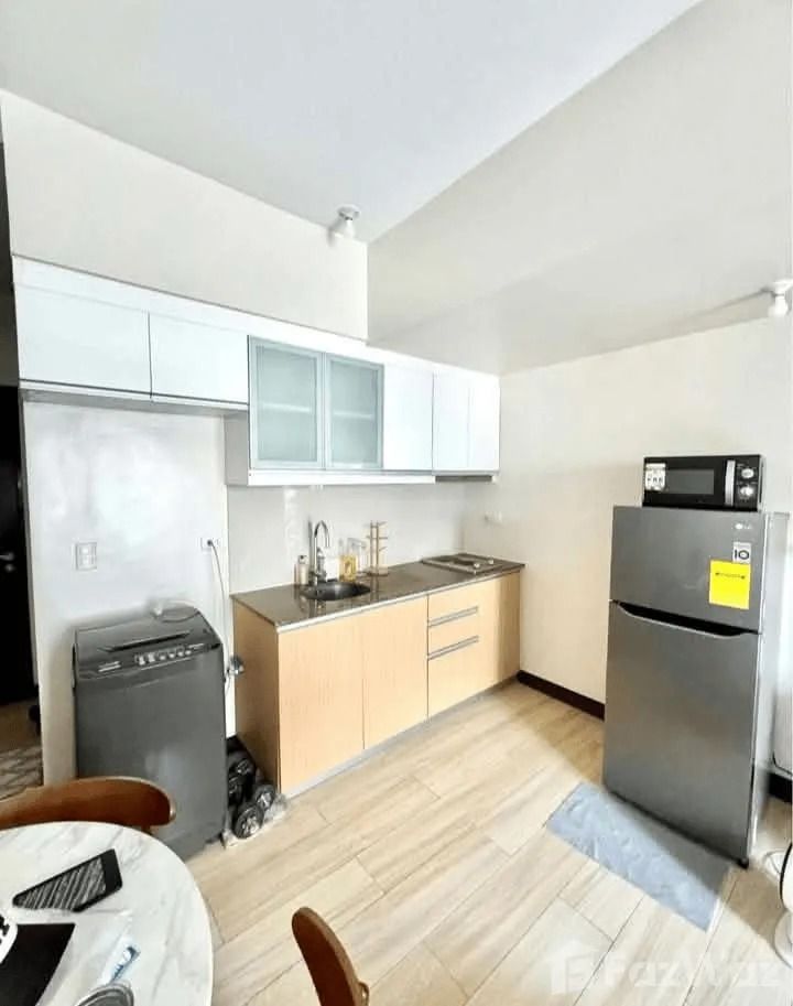 Studio Condo for rent at Golfhill Gardens (Category: Apartments & Condos) located in Makati City. Submitted by propertyproph (Listing ID 1469188417, Image 1). Description: 🏙️ Fully Furnished Studio with Balcony for Rent 📍 Golfhill Gardens, Quezon City Enjoy convenient and comfortable living in this fully furnished 30 sqm studio unit with a private balcony, ideally located near Ateneo de Manila University and UP Diliman. Perfect for students, pr