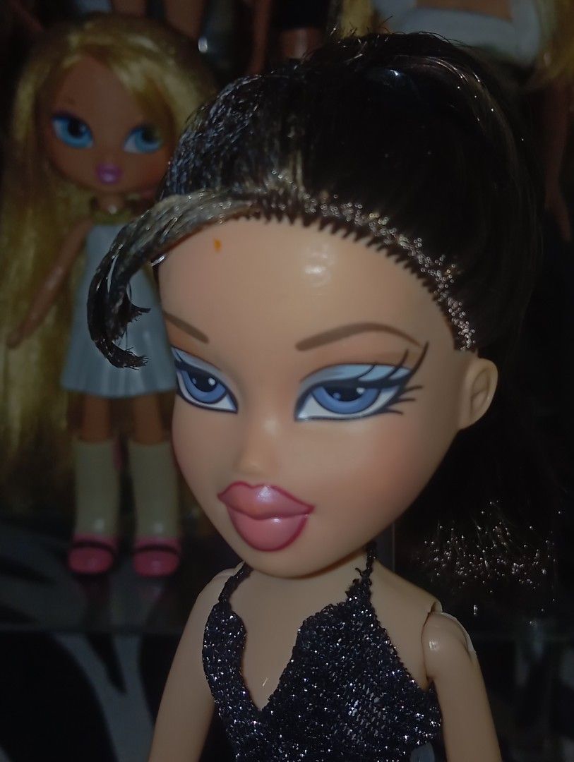 Style it dana (version 1) (Category: Figurines & Statues) located in Bulacan. Submitted by whosmys (Listing ID 1469248657, Image 2). Description: STYLE IT DANA FOR SALE!! 𐙚˚ ⬇️⬇️⬇️ Ptpa po. Admin! Thank you in advance • ₱330 • rfs: need funds asap, may need me bayaran huhu -------------------------------------------------------------------------------- Flaws: • may orange dot sa forehead (check photo) • cut hair ( hindi naman super ikli, check n