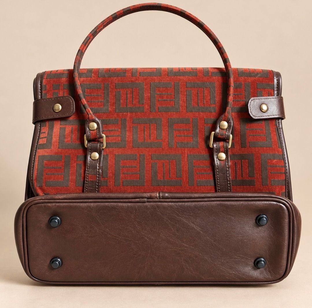 Suede Handbag (Category: Shoulder Bags) located in Manila. Submitted by michaela_heartfilia (Listing ID 1469193187, Image 1). Description: .