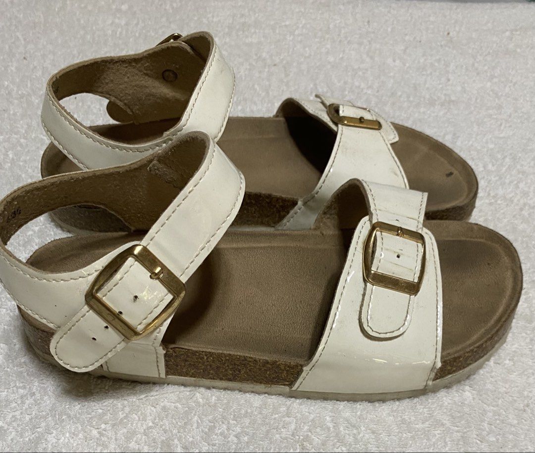 Sugar kids sandals (Category: Babies & Kids Fashion) located in Morong. Submitted by fcjonline528 (Listing ID 1469171847, Image 3). Description: This is preloved po ng aking anak. Binebenta na lang po kaysa masira sa tabihan. Total length po ay 9 inches .