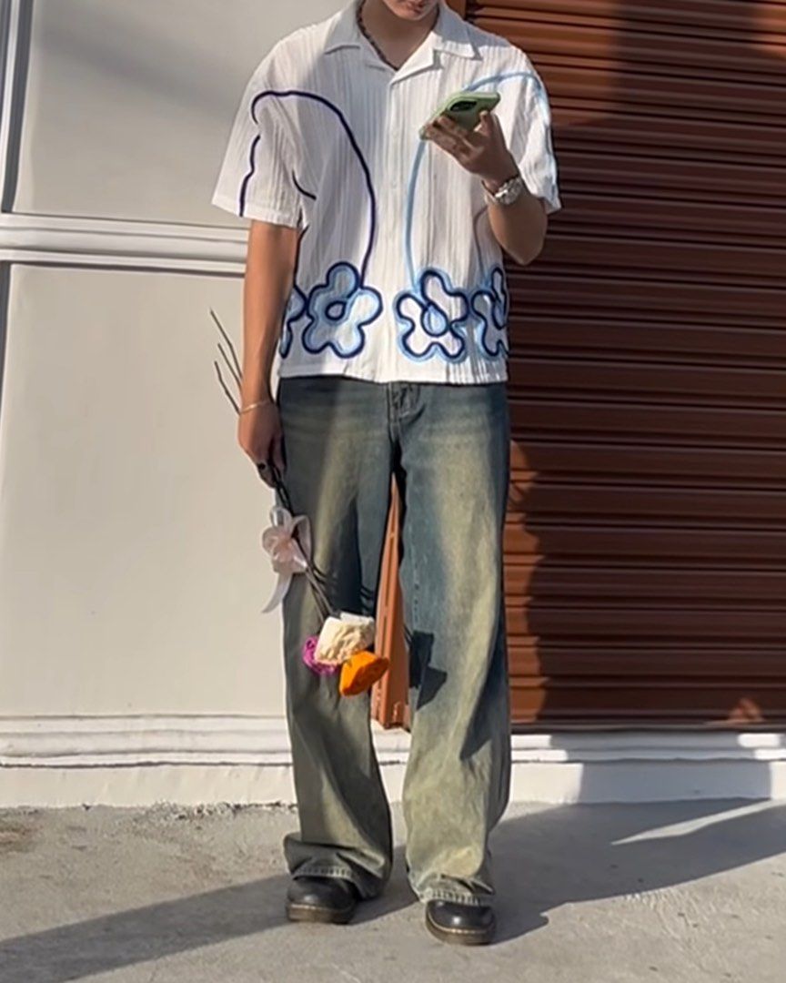 Aesthetic Floral Polo Outfit (Category: Tshirts & Polo Shirts ) located in Mandaluyong City. Submitted by rxstudio (Listing ID 1469183821, Image 2). Description: Cozy Aesthetic Polo Outfit | Unisex Size: XL Dimes: 25 x 26 Condition: No Issue ₱1200 + SF Pick-up/Meet-up: Mandaluyong, Highway Hills (recommended to avoid scams) Delivery: Available via Lalamove (Shipping fee to be shouldered by the buyer).