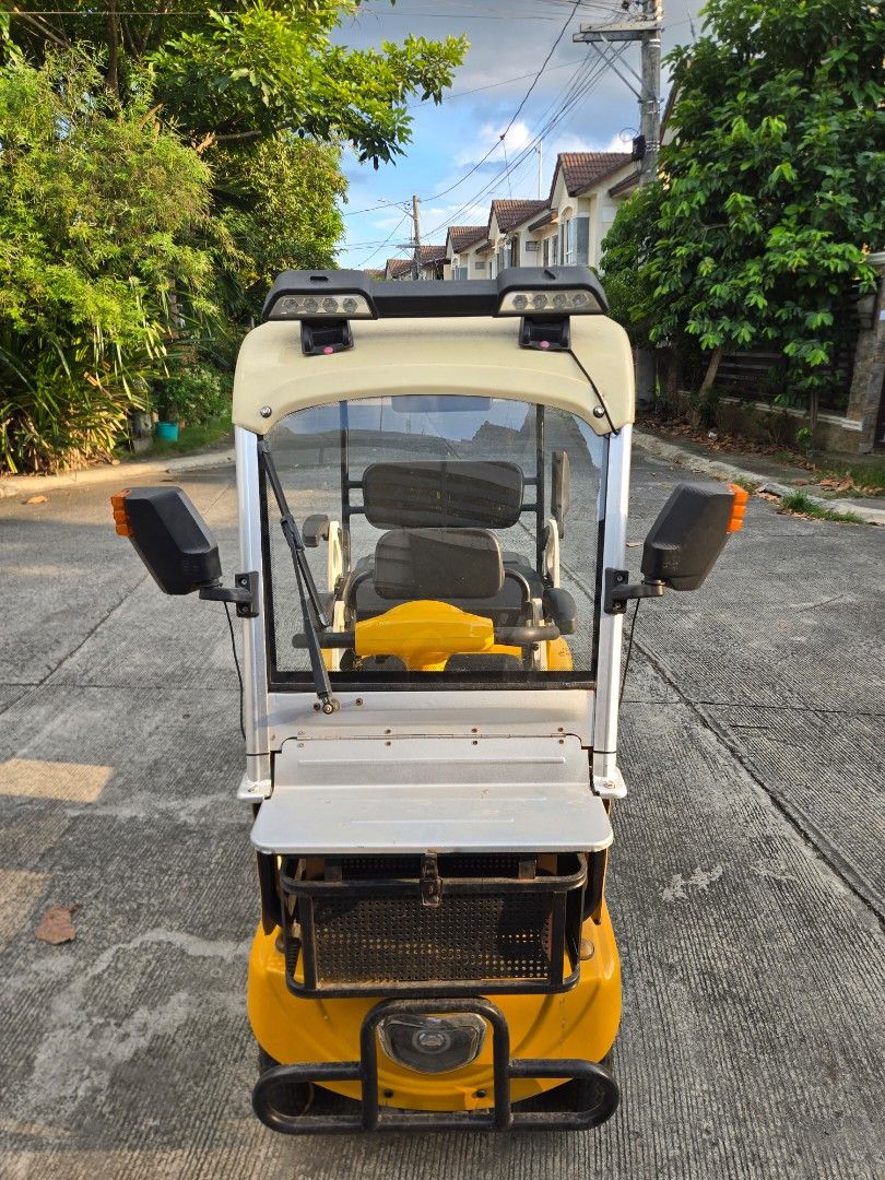 Super Bike E-Bike 4 wheels Yellow (Category: Everything Else Others) located in General Trias. Submitted by ninja0250 (Listing ID 1469285944, Image 2). Description: Super Bike 4 wheels E-Bike Pick-Up only (LNC area) MOP: Gcash, Maya, MariBank, Cash.