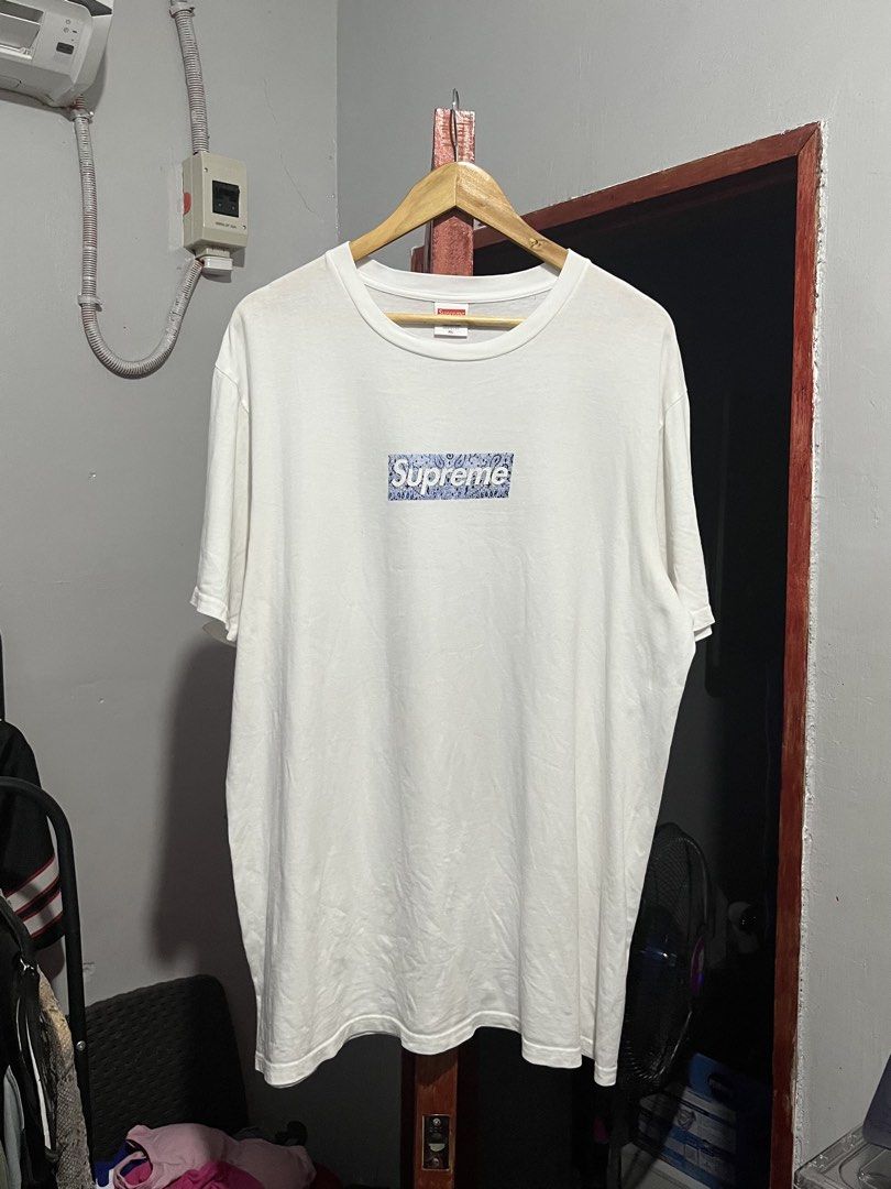 Supreme Bandana Logo Authentic (Category: Tshirts & Polo Shirts ) located in Davao. Submitted by lwndvo (Listing ID 1469362708, Image 2). Description: Supreme Bandana Logo Vgood UC Authentic Dimensions: Width: 23 Length: 30 Issue/s: Hairline crack, scratch on neckline, stain need wash Price: 1,800 + shipping .