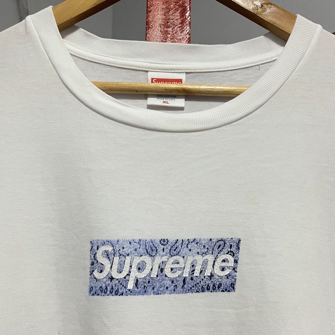 Supreme Bandana Logo Authentic (Category: Tshirts & Polo Shirts ) located in Davao. Submitted by lwndvo (Listing ID 1469362708, Image 1). Description: Supreme Bandana Logo Vgood UC Authentic Dimensions: Width: 23 Length: 30 Issue/s: Hairline crack, scratch on neckline, stain need wash Price: 1,800 + shipping .