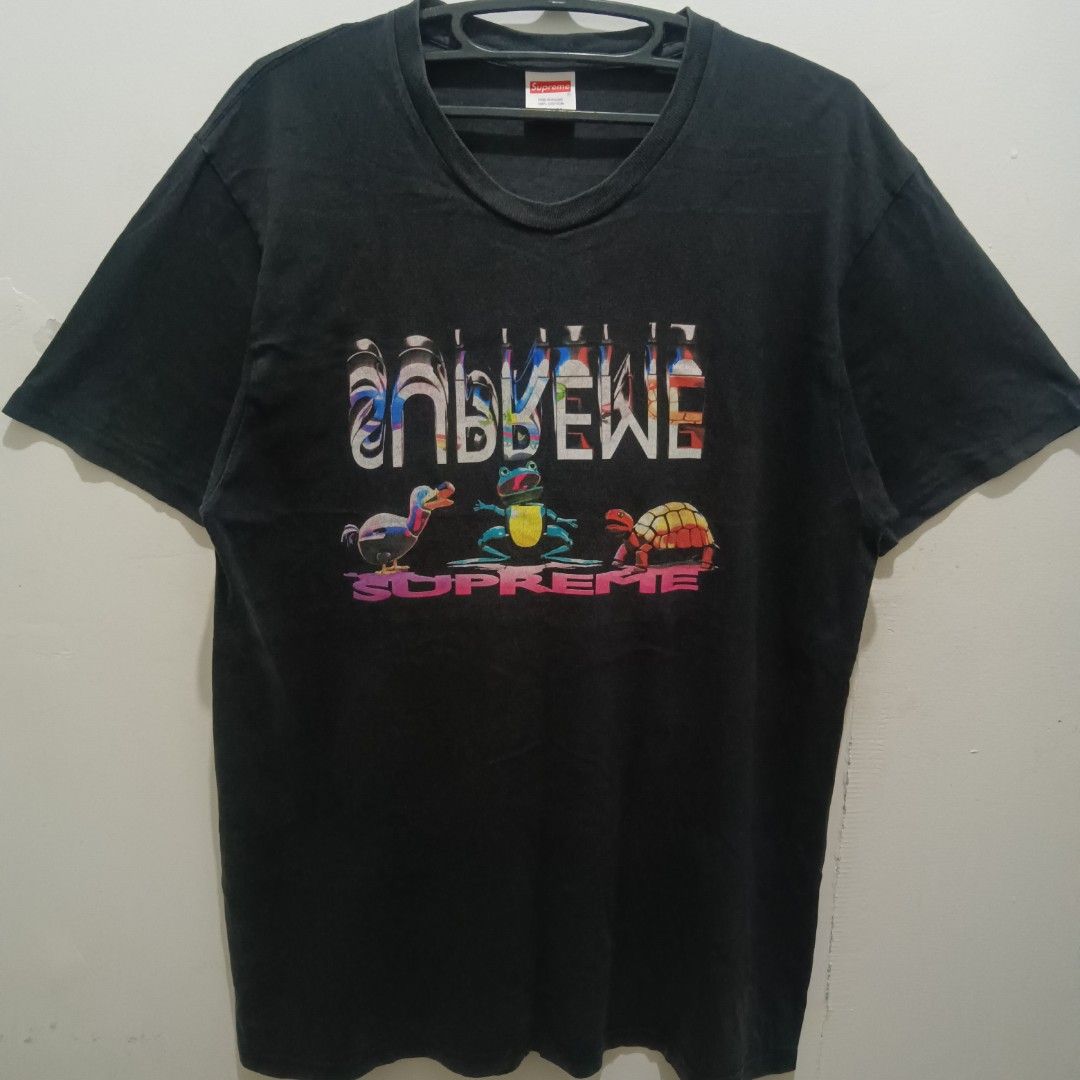 Supreme Friends Shirt (Category: Tshirts & Polo Shirts ) located in Caloocan City. Submitted by jaychingsss (Listing ID 1469342935, Image 1). Description: Supreme Graphic Shirt - 250 22x30 Color Rate: 8.5/10 No side stitch NEED WASH.