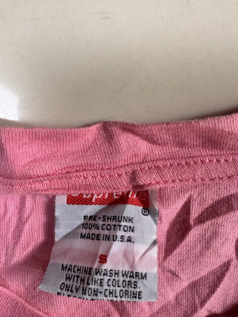 Supreme Pink Box Logo Tee Size S (Category: Tshirts & Polo Shirts ) located in Caloocan City. Submitted by ashur-22 (Listing ID 1469380088, Image 3). Description: pink Supreme short-sleeve t-shirt Length 28 Width 17.5 250.00+ shipping fee ALBAY TABACO CITY 📍.