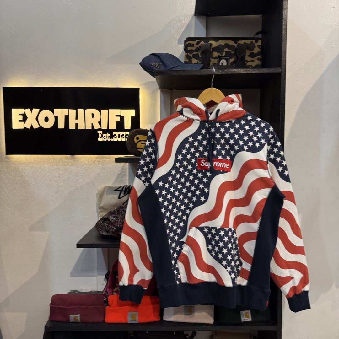 Supreme USA Flag Box Logo (Category: Luxury Apparel) located in Manila. Submitted by carbungcoalex (Listing ID 1469341220, Image 1). Description: SUPREME USA FLAG AOP HOODIE 22.5 by 27.5 Good Condition Complete tags 2K CLAIM.